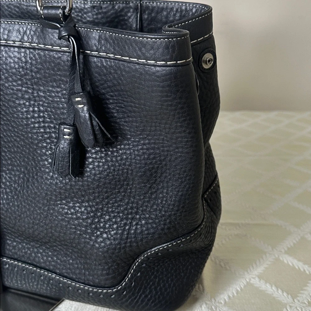 Elegant COACH Black Leather Tote Bag - Picture 5 of 12